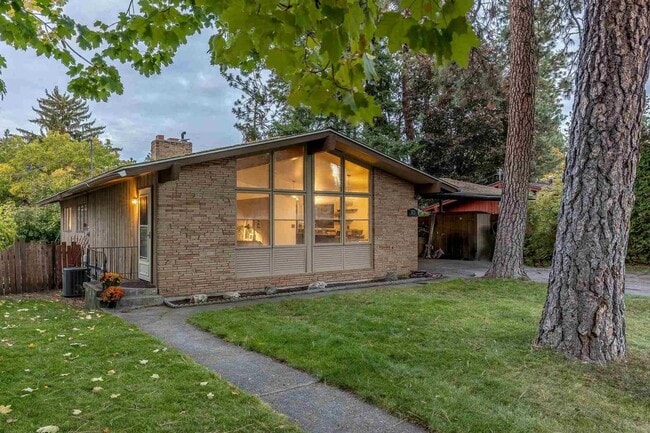 Carport - 3111 E 16th Ave