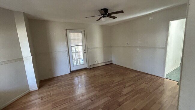Foto del edificio - Spacious 4-Bedroom Apartment for Rent in S...