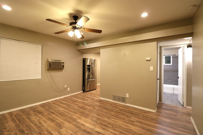 Building Photo - 5222 East Windsor Avenue, Unit 1
