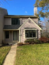 Building Photo - 11 Vandercastel Rd
