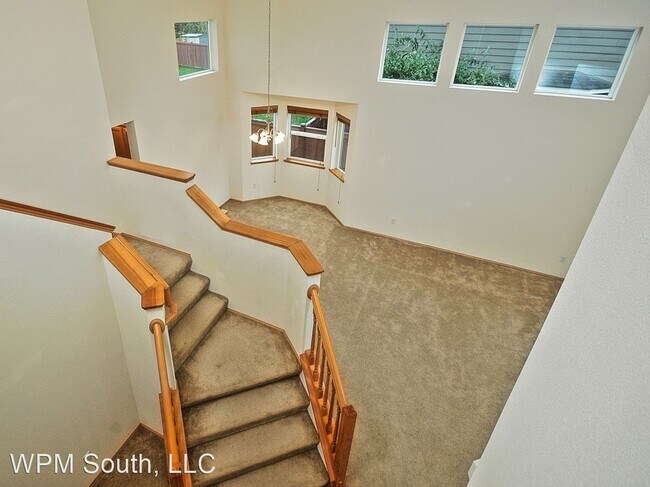 Building Photo - 4 br, 2.5 bath House - 5530 SE 2nd Ct