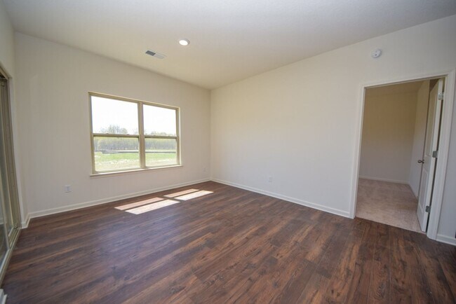 Foto del edificio - DR Horton built home in 2021; 4 bed, 2 bath home in Atoka.