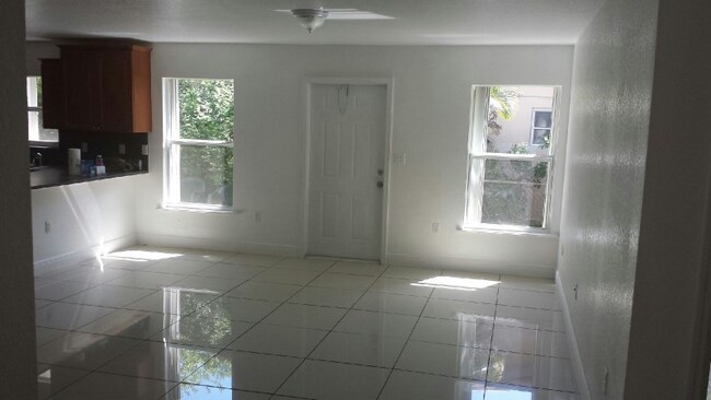 Foto del edificio - 2605 NW 31st St