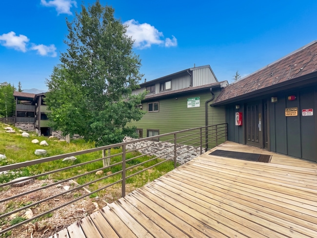 Building Photo - 10000 Ryan Gulch Rd