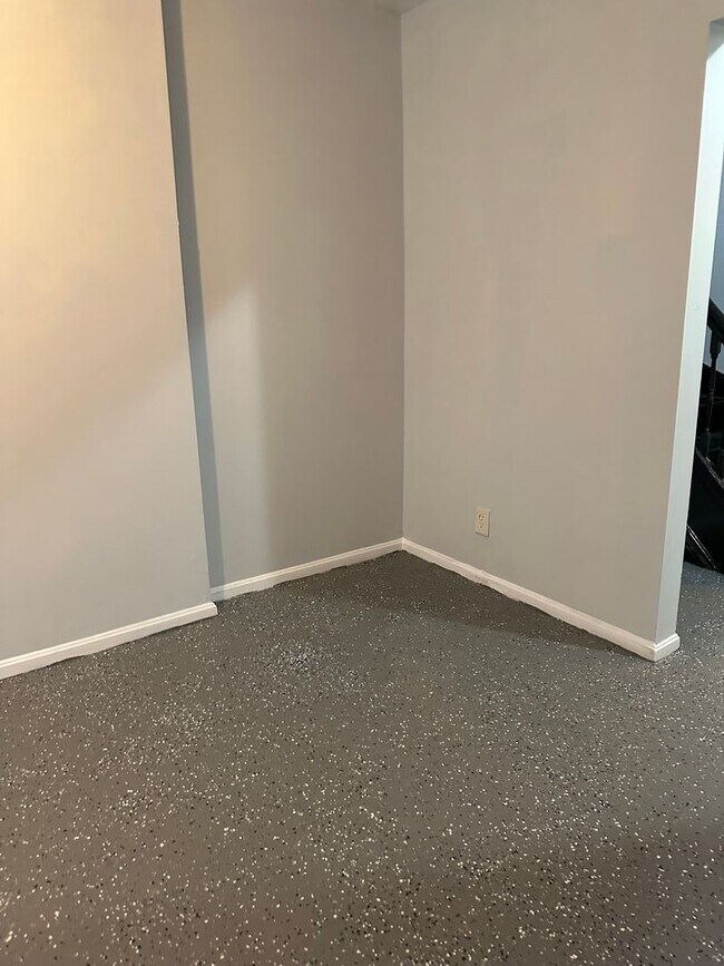 Foto del edificio - Spacious Rooms! W/D! Available Now!