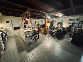 Building Photo - 65 Park St