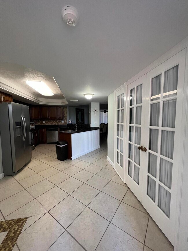 Building Photo - 9500 S Ocean Dr