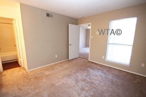 Building Photo - 5230 Thunder Creek Rd