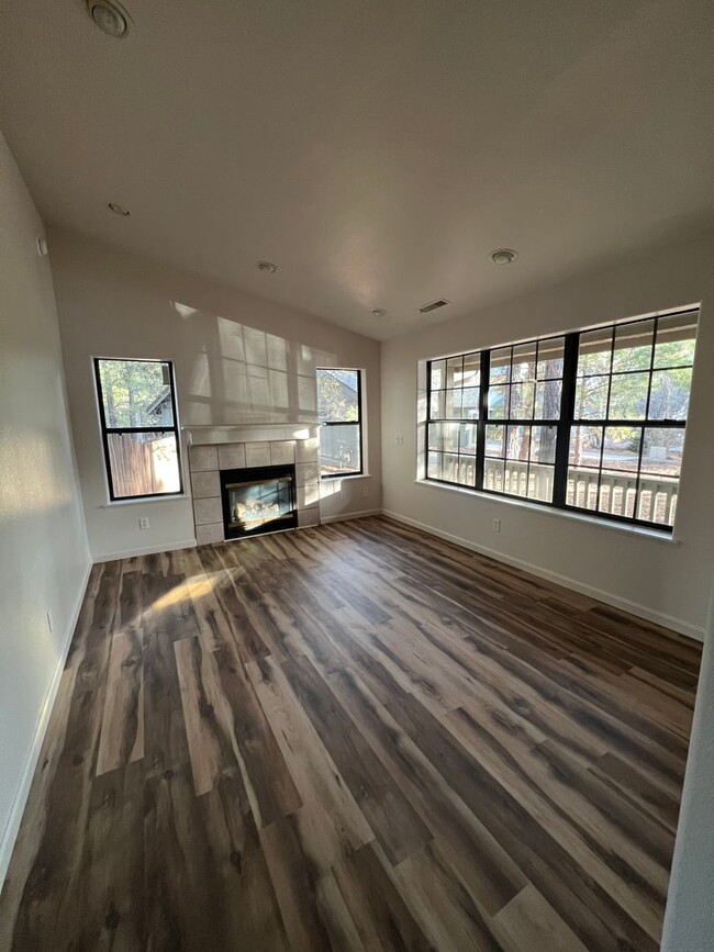 Foto del edificio - COMING APRIL 2025! Ponderosa Trails! 4 Bed...