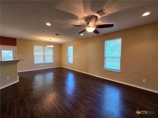 Foto del edificio - 1492 Jordan Crossing