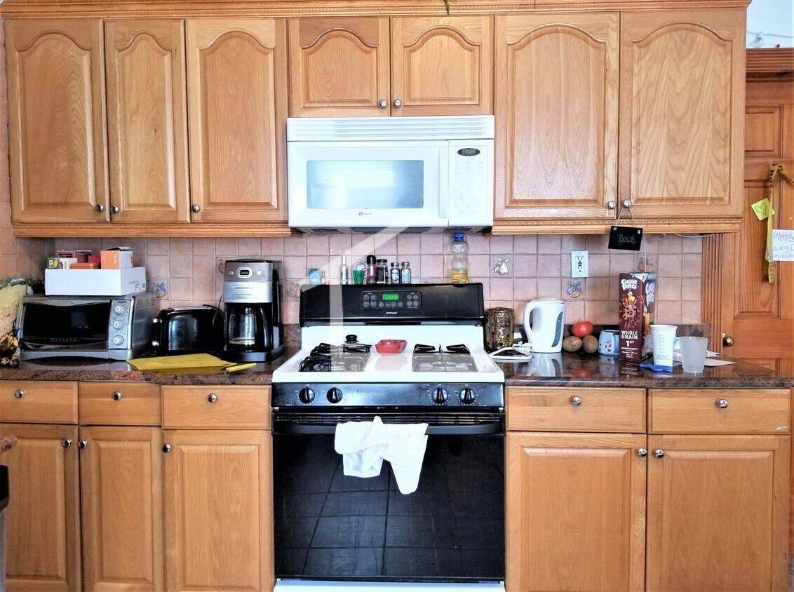 Primary Photo - NICE BRIGHTON LISTING!!!!!