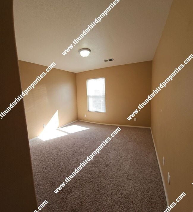 Building Photo - Gated Community available NOW!