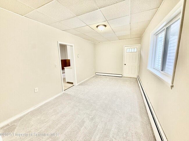 Building Photo - 206 Oak St