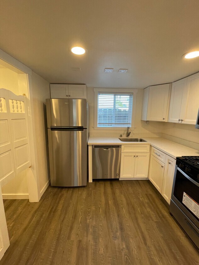 Foto principal - 954 55th St