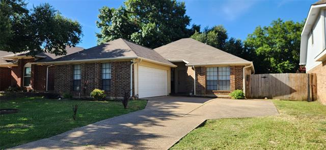 Primary Photo - 2204 Turf Club Dr