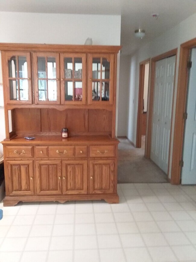 Foto del edificio - 3 bedroom 1 bath  Fresh Paint in Process