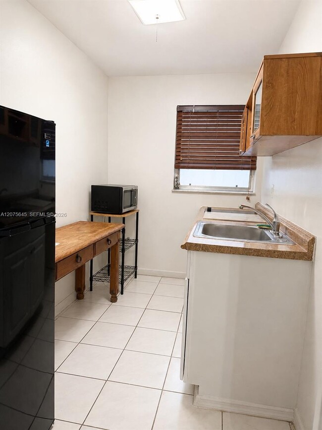 Foto del edificio - 6488 SW 25th St