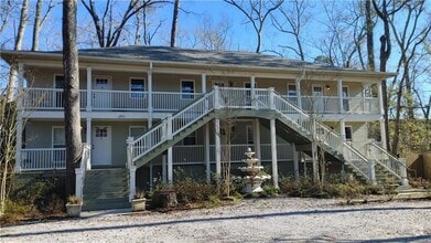 Building Photo - 425 Depre St