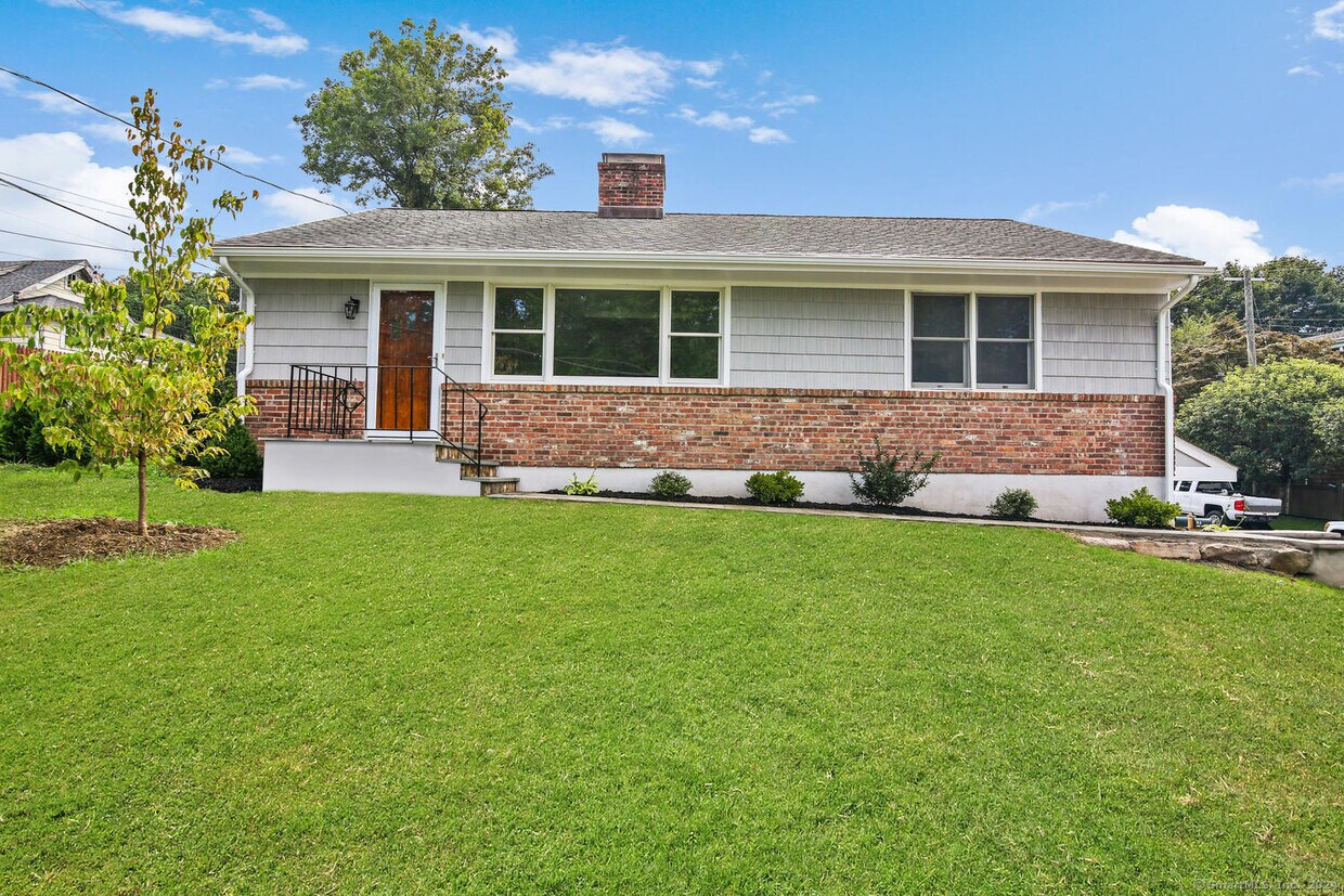 81 Cos Cob Ave Unit A, Greenwich, CT 06807 Condo for Rent in