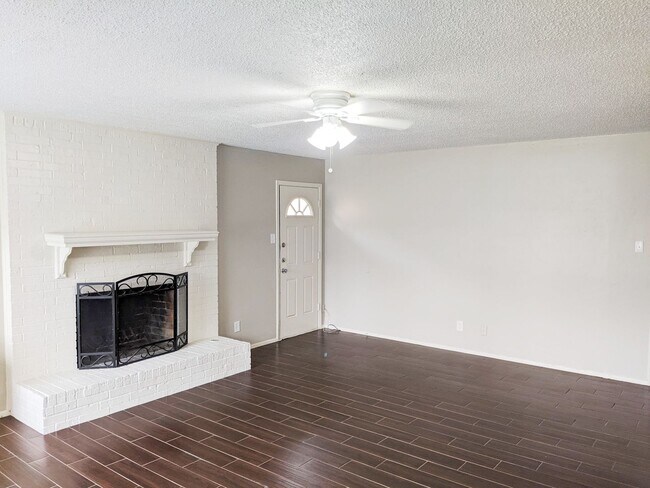 Foto del edificio - South Tyler - Updated 3 Bedroom, 2 Bath Du...