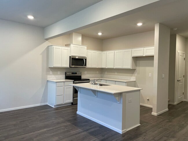 Building Photo - BEAUTIFUL 3 Bed 2.5 Bath Home in Vancouver! Stainless Steel Appliances!