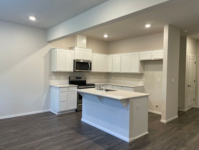 Foto del edificio - BEAUTIFUL 3 Bed 2.5 Bath Home in Vancouver! Stainless Steel Appliances!