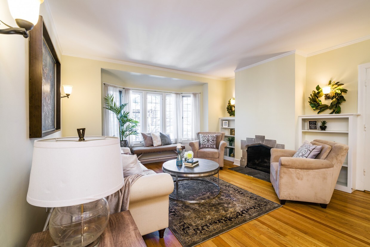 549 Hill Terrace, IL 60093 Apartments in IL