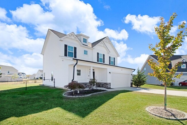 Building Photo - Immaculate 2-story Home in Gander Lake! 3 ...