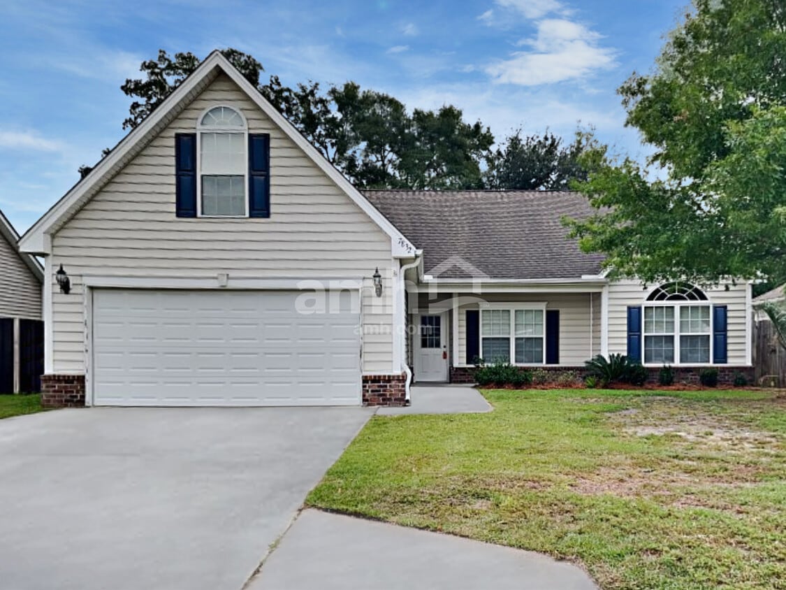 Primary Photo - 7832 Lumberton Road