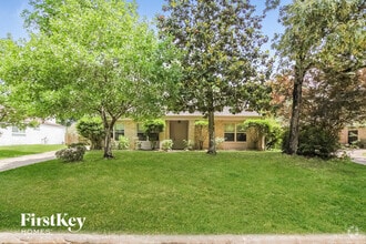 Building Photo - 3922 Maple Heights Dr