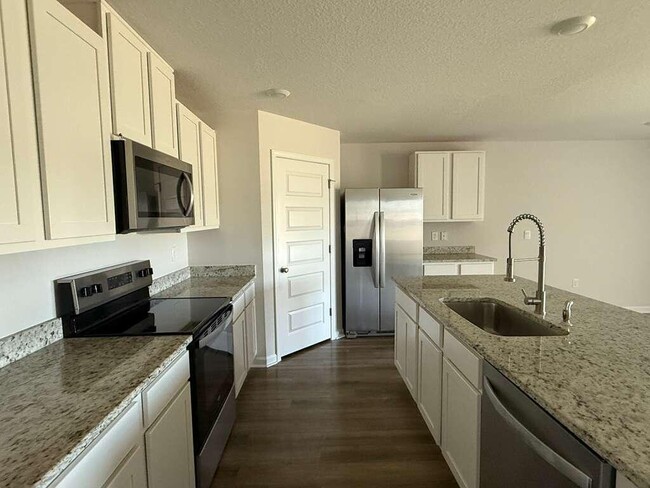 Building Photo - 5509 Silverbell Dr