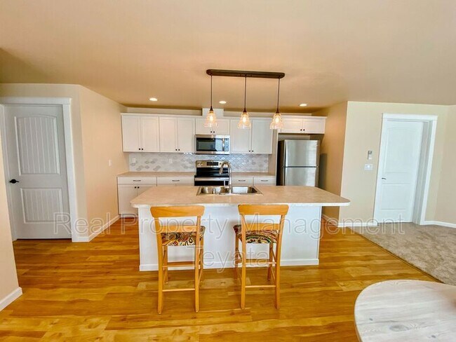 Building Photo - 16063 Ascension Way
