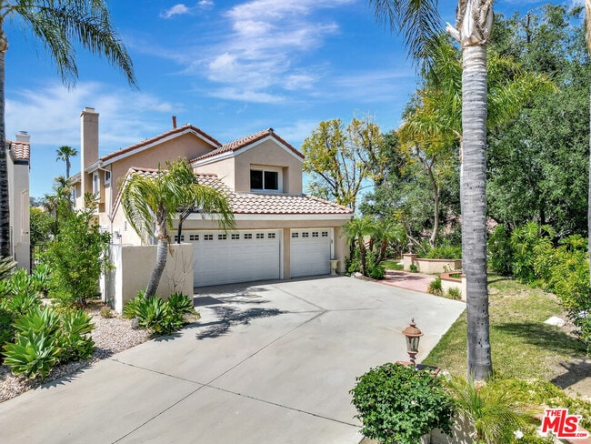 Building Photo - 24701 Cll Conejo