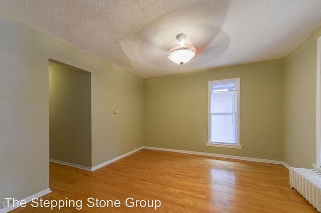 Building Photo - 4849 Vincent Ave S