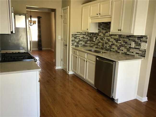 Foto del edificio - 6425 Taylor Creek Ct