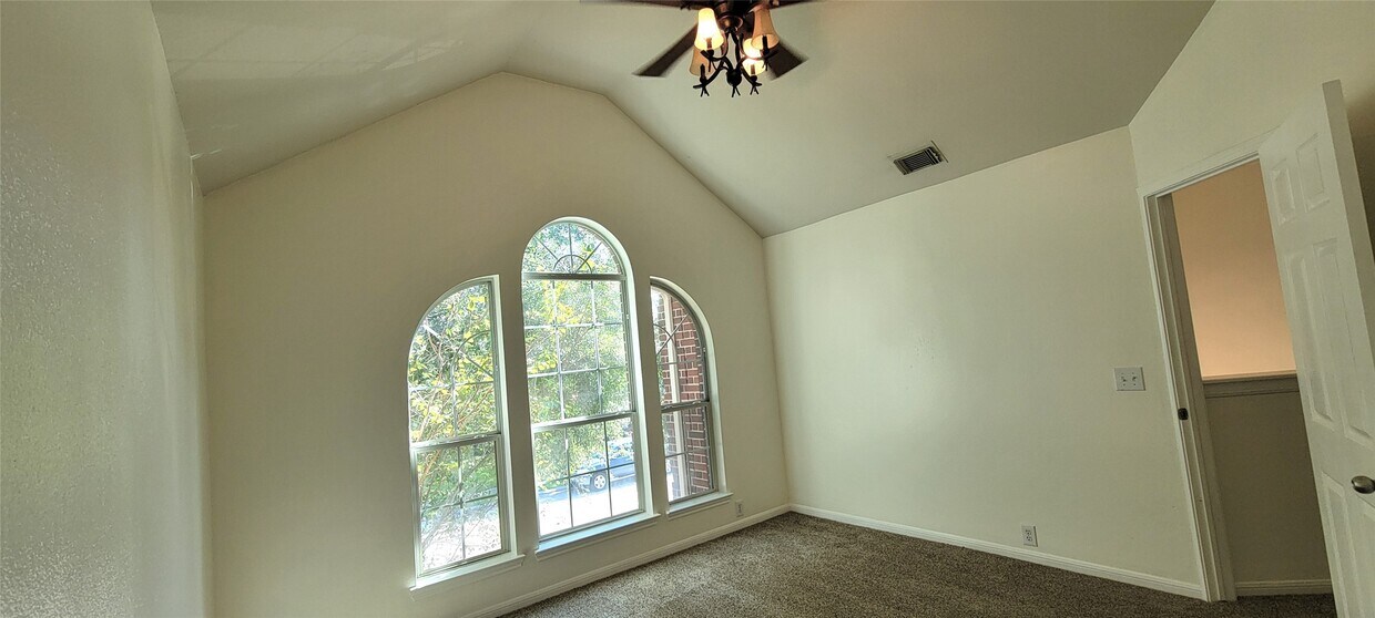Foto principal - 8801 Sun Haven Ln