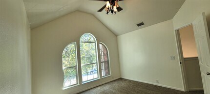 Building Photo - 8801 Sun Haven Ln