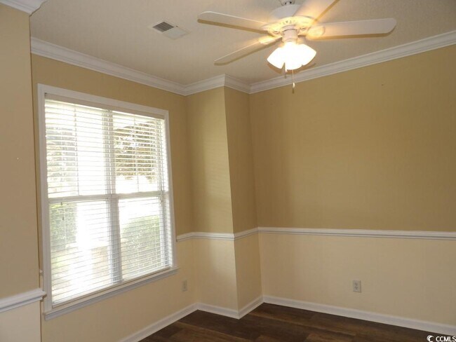 Building Photo - 185 Fulbourn Pl