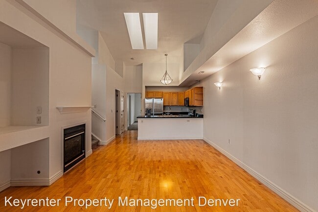 Building Photo - 2940 W Centennial Dr