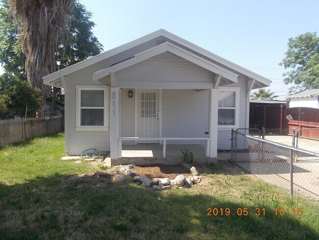Building Photo - Oildale House - Coming Soon!