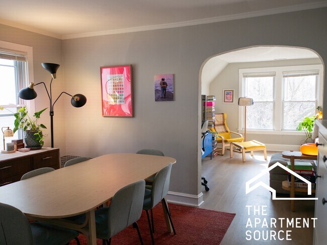 Photo - 3052 W George St Apartment