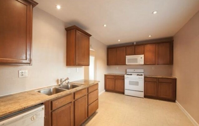Building Photo - 219 N Richman Ave
