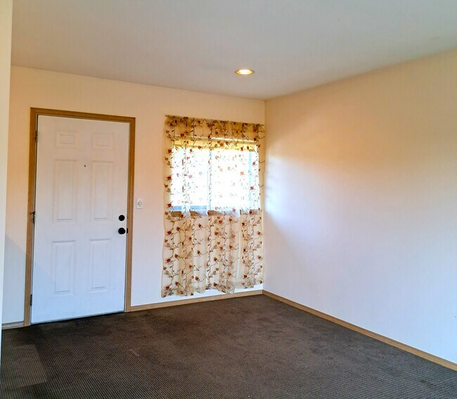 Foto del edificio - 6329 16th Ave NE