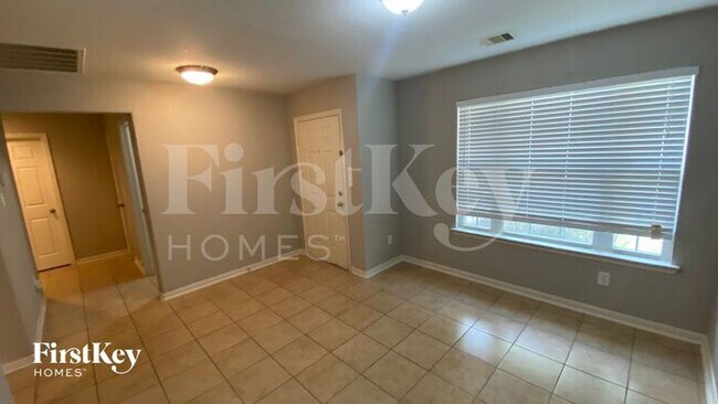 Foto del edificio - 9931 Fairlane Oaks Dr