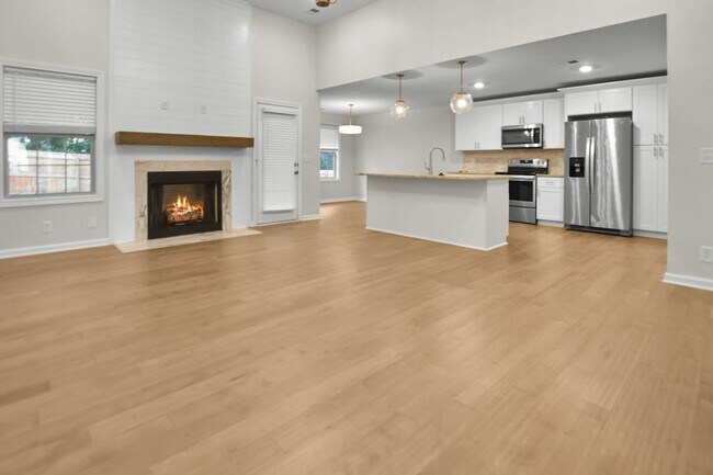 Building Photo - Like New Three Bedroom with Bonus!