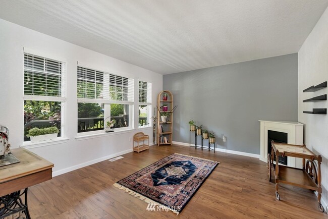 Foto del edificio - Spacious home in Lacey.  Apply today to ca...