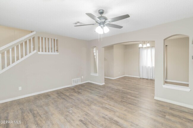 Foto del edificio - 3313 Crown Hill Pl