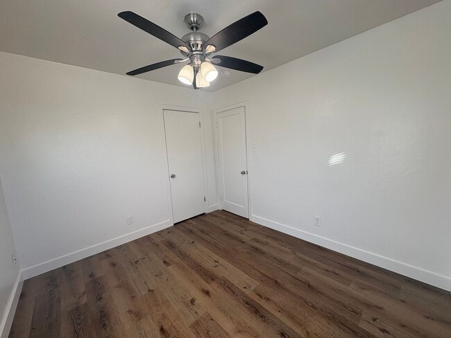 Building Photo - 3 Bedroom 1 Bath S Visalia available now