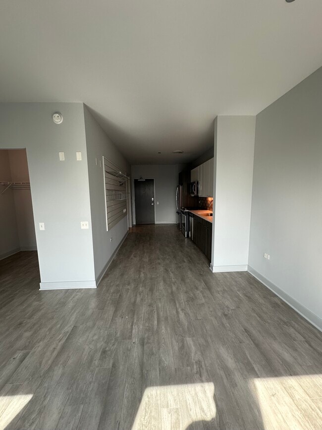 Foto del edificio - 1025 W Addison St