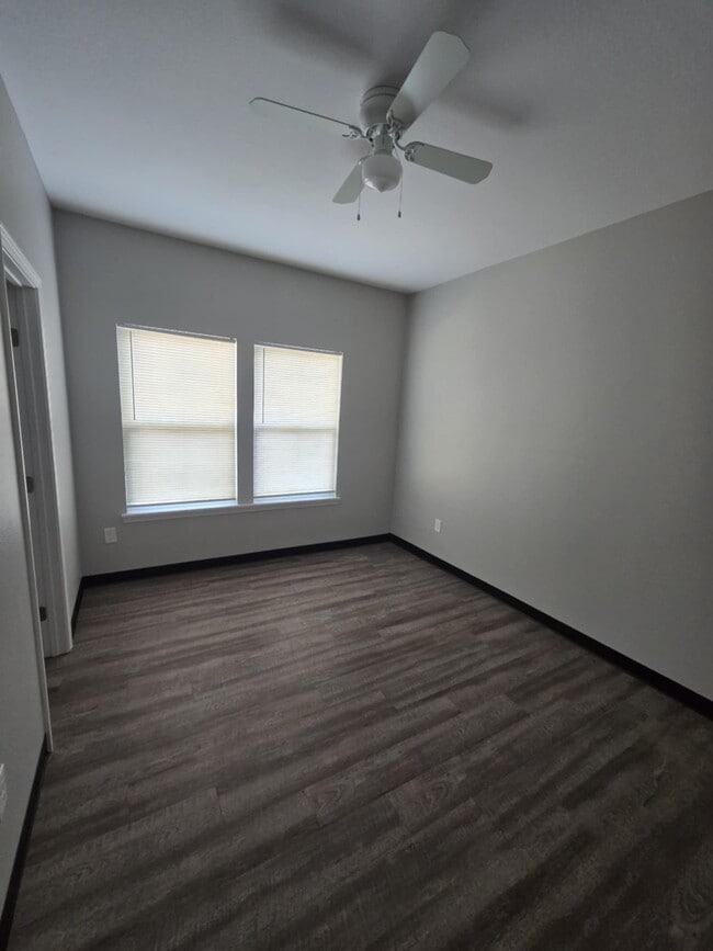 Foto del edificio - 1714 Sayers St